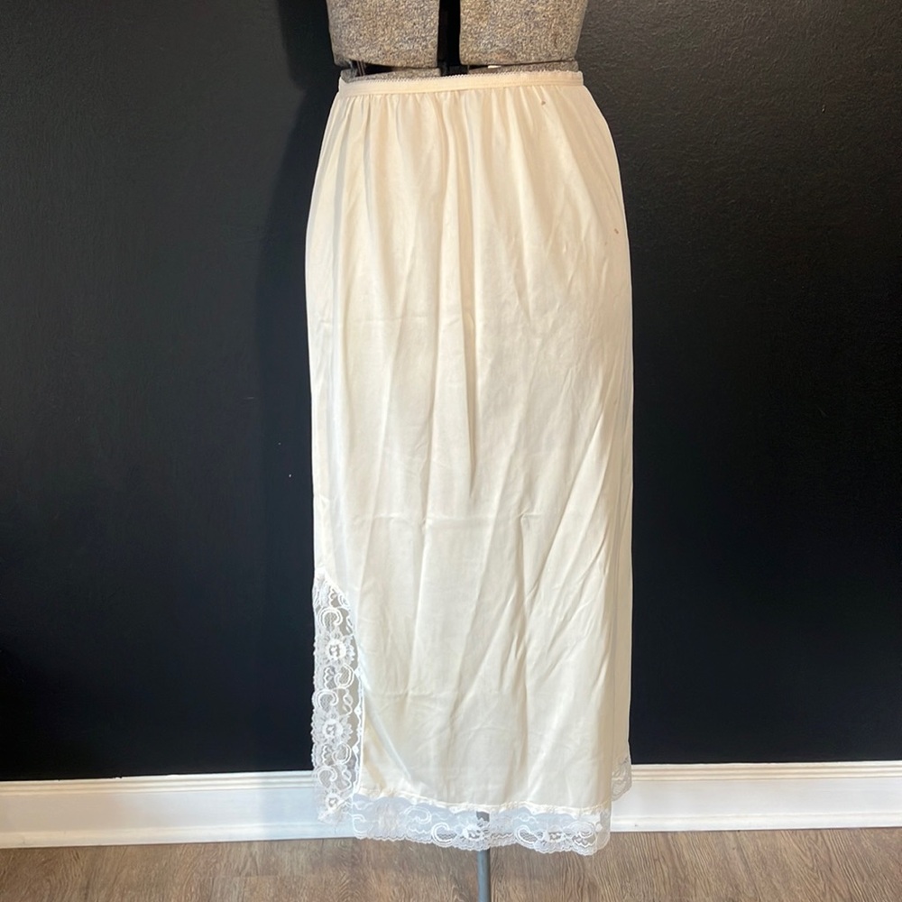 Flawed! Vintage Opalaire Half Slip Full Skirt with Lace Hem Slit Size Medium